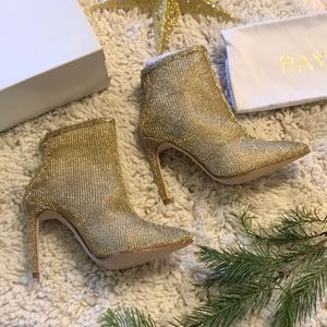 BRAND NEW ANKLE BOOTIES FROM REVOLVE size 7